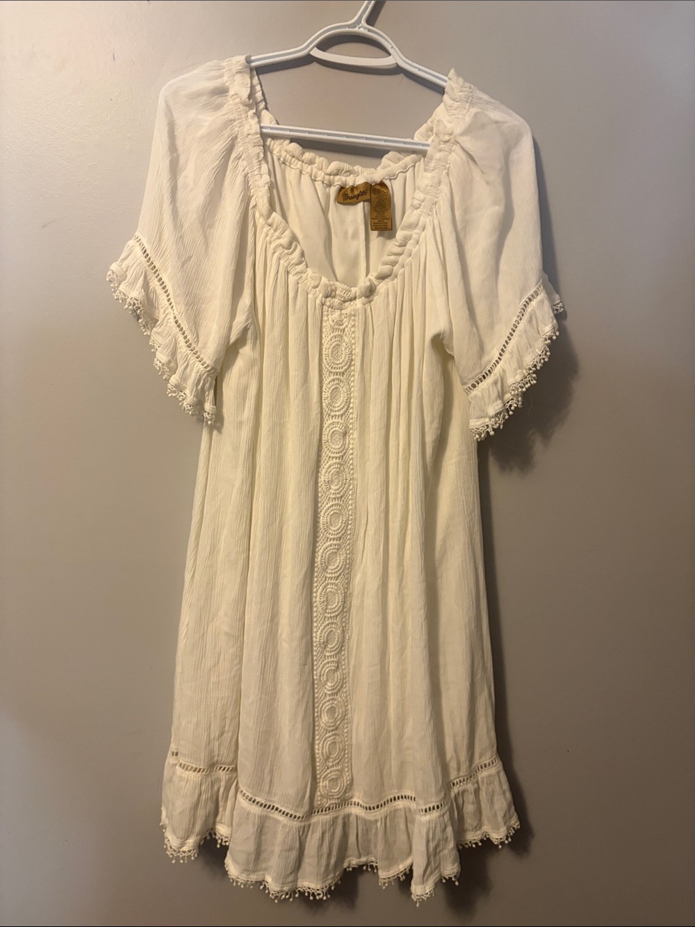 wrangler off white rayon dress with crocheted detail